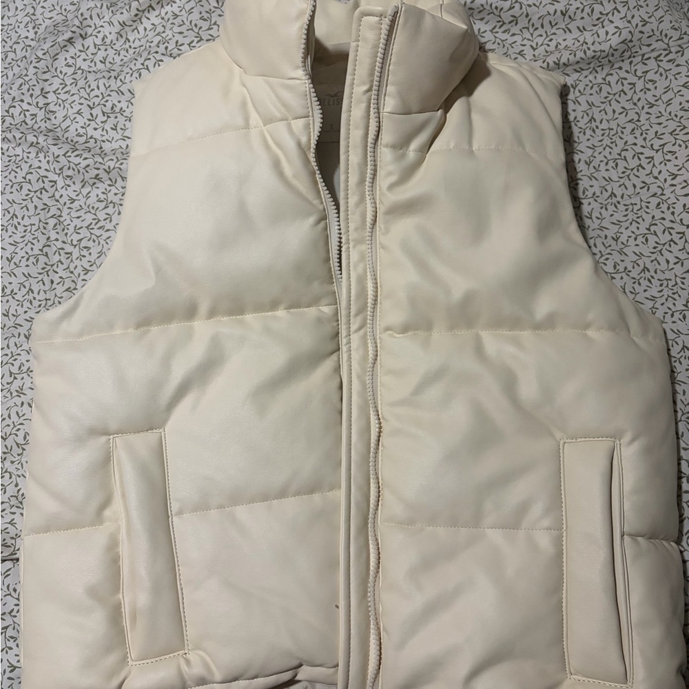 Hollister Light Tan Puffer Vest